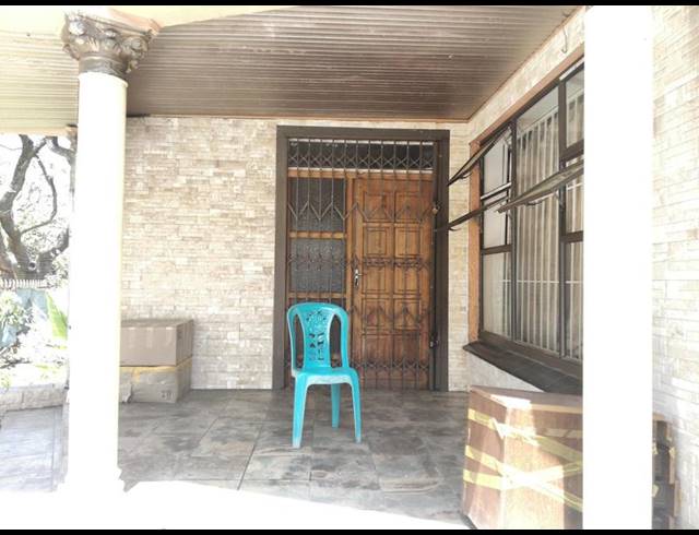 8 BEDROOM HOUSE FOR SALE IN BEZUIDENHOUT VALLEY